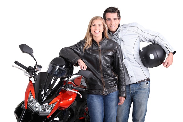 couple-femme-homme-moto