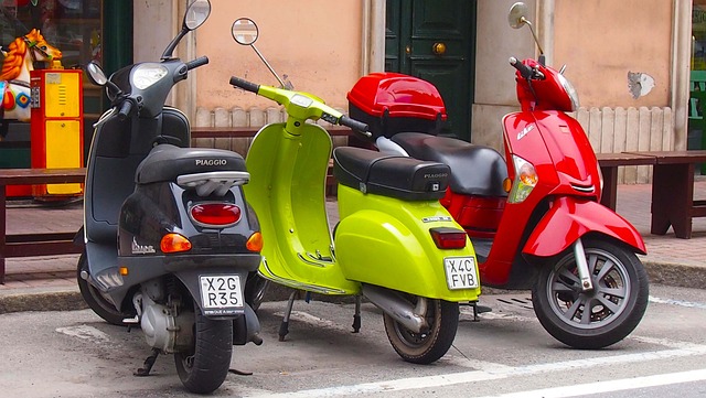 moto-rouge-vert-noire